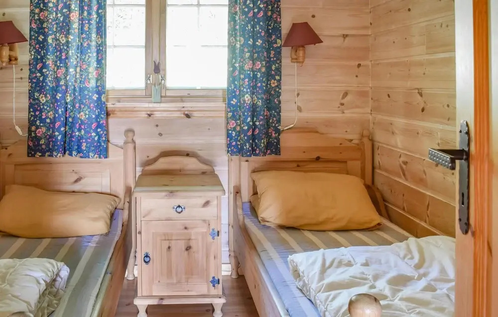 Beautiful Home in Olden With 3 Bedrooms and Wifi