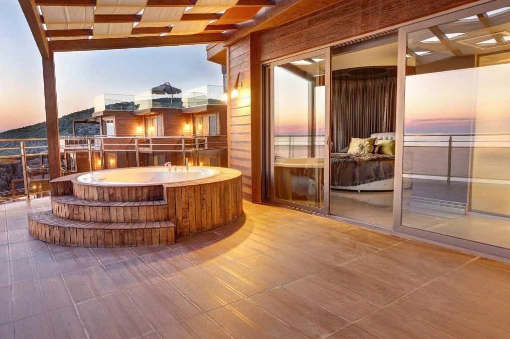 Qlusive Hotel