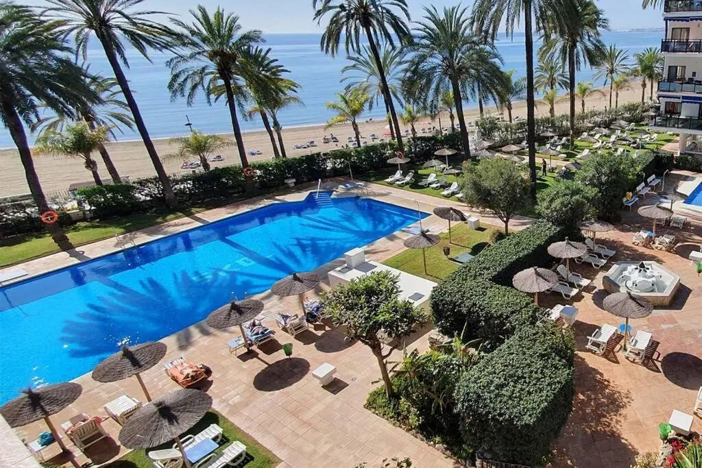 SKOL 645. Exclusive Three Bedrooms Apartment with Sea Views
