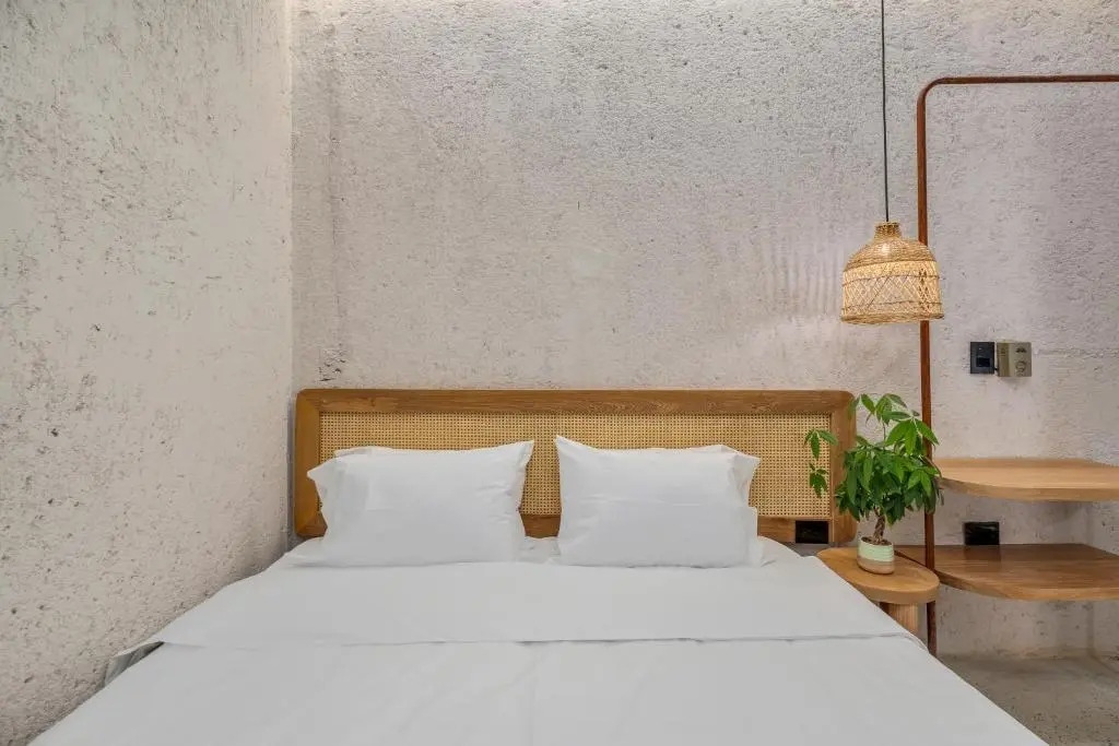Botánica Hotel Manila by HOUSY