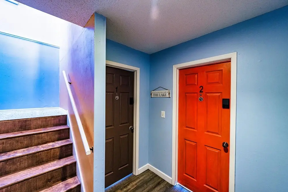Buoyant Place Hang Out 2 Private Studio Homes!