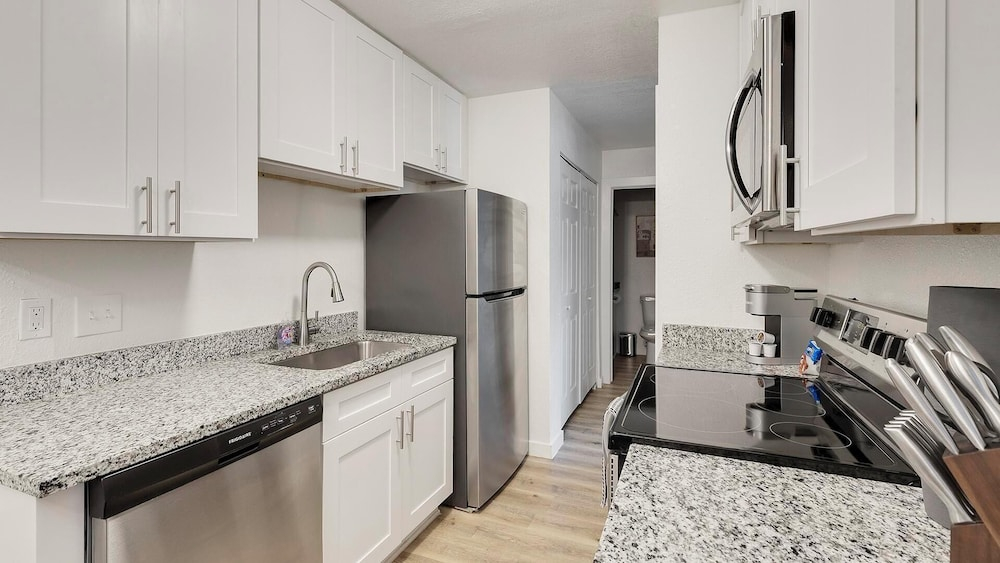 Landing Apartments Near CVC