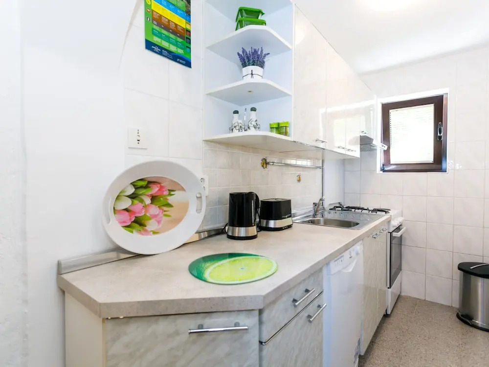 Lovely Apartment With Terrace & Garden Grill