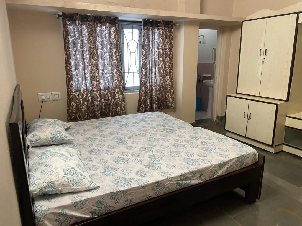 Visitors Lounge by MMG - 2&3BHK Furnished - Rd 12 Banjara Hills
