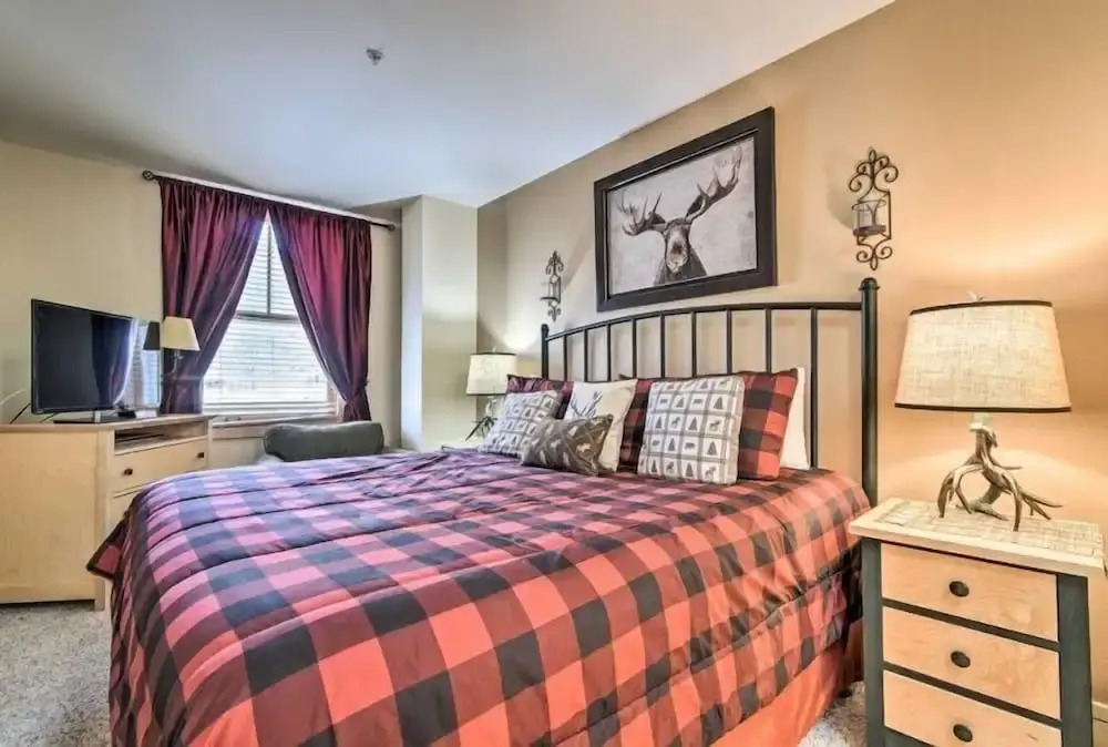 Luxury 1 Bedroom Mountain Condo In River Run Village With Expansive Mountain Views And Walking Distance To Ski Slopes