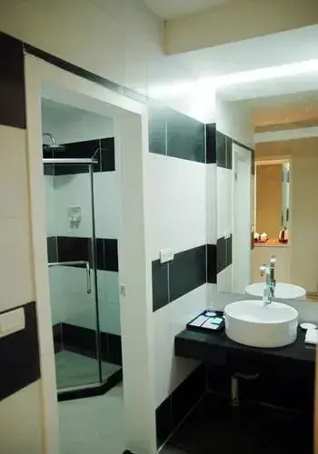 Xianning Yiju Holiday Hotel