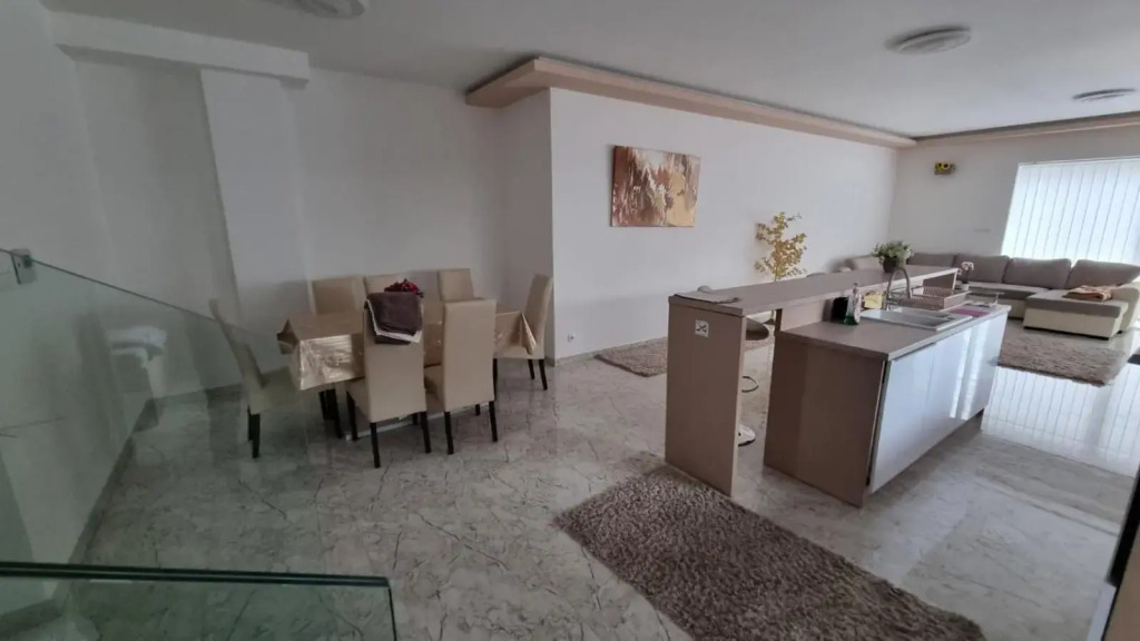 Sarkcsillag Ház- Star Family House