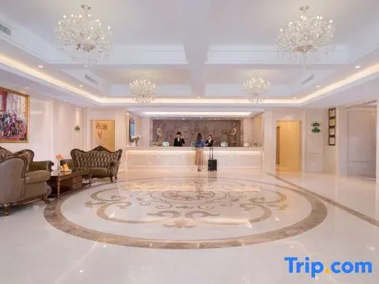 Vienna International Hotel (Water View Park Inn, Ulanhot)