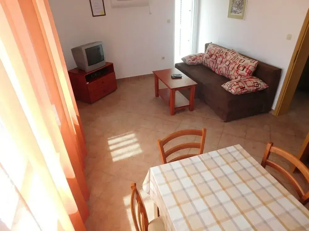 Sunset Apartment Nin