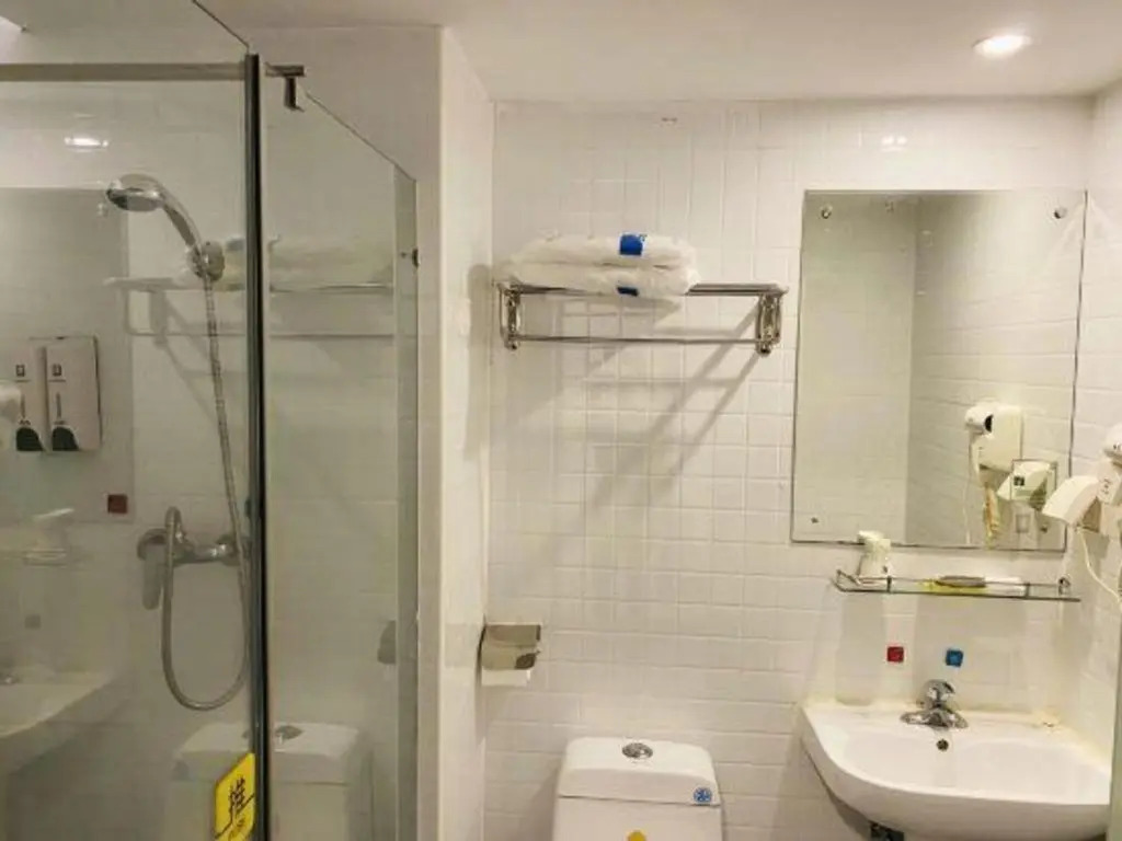 7Days Inn Shenzhen Longgang Nanlian Metro Station Branch