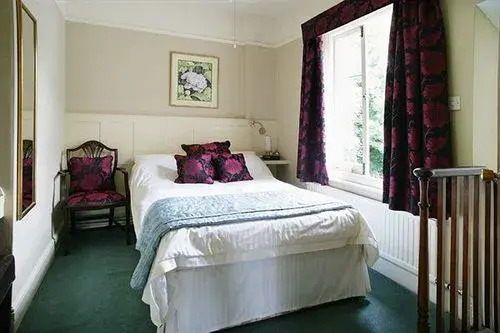 Crossways Hotel
