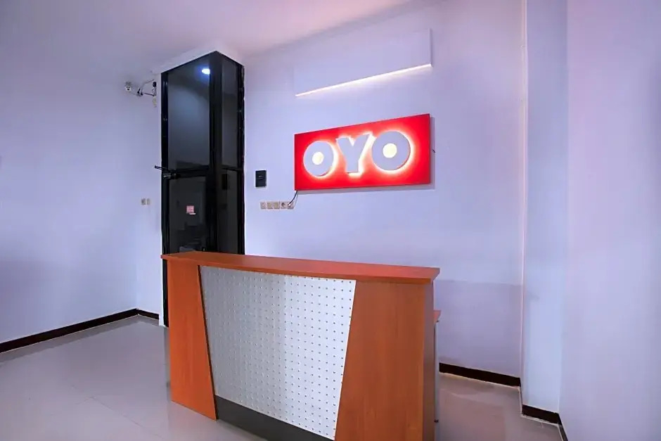 OYO 176 Near Cideng Virgo Residence
