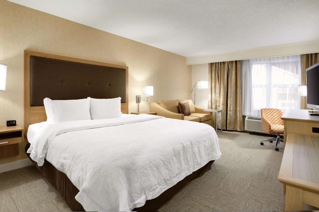 Hampton Inn & Suites Cleveland-Independence