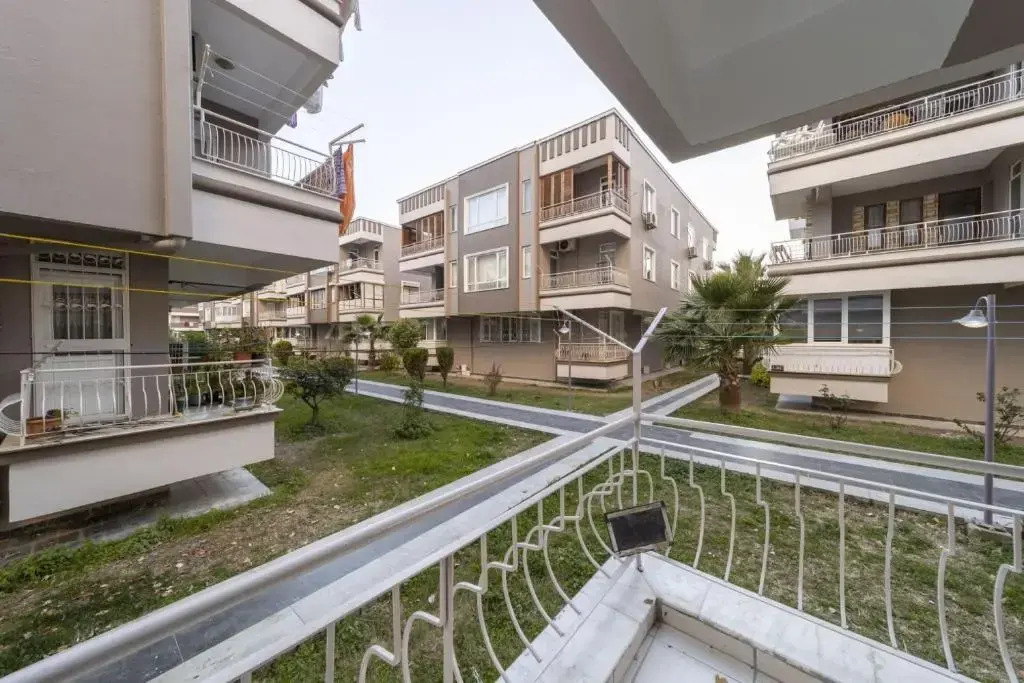 Vibrant Flat With Lovely Balcony in Muratpasa