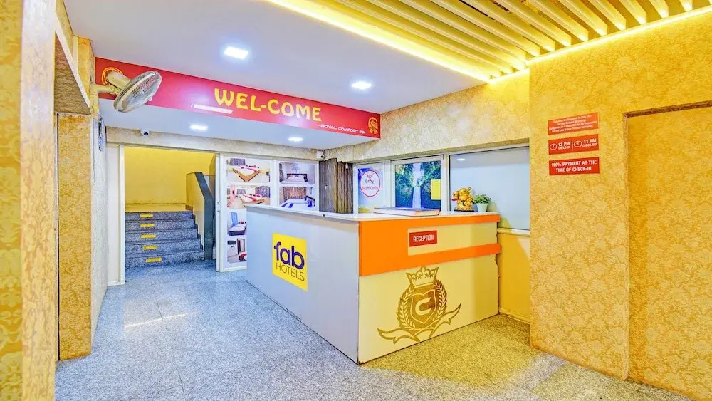 Fabhotel Executive pearl Inn - Nr Twin tower