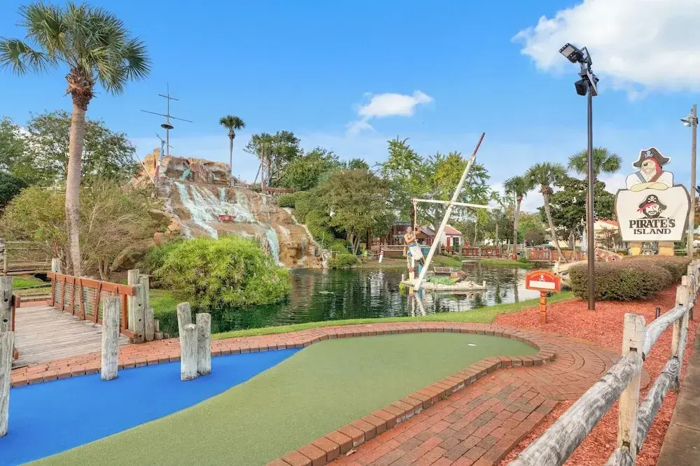 Sunset Hideaway! 3BR 3BA Sleeps 10! Beachfront! Seasonal Beach Chairs!
