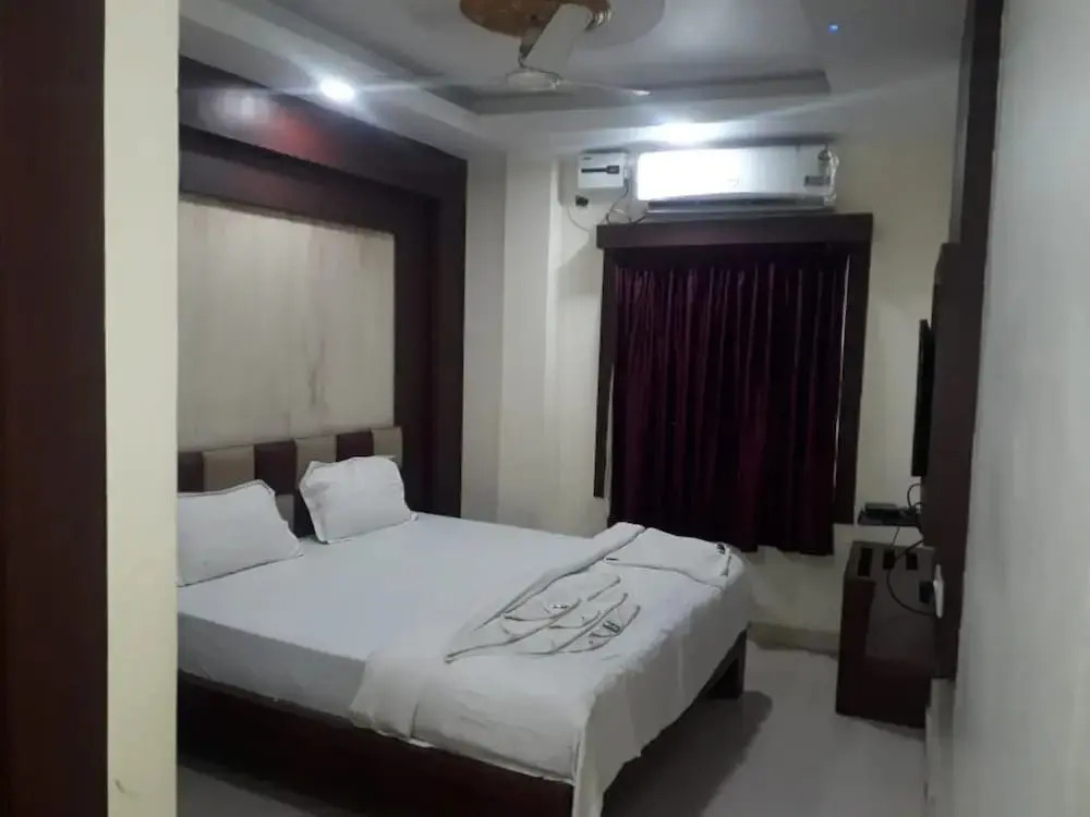 Goroomgo Homestay Green Puri
