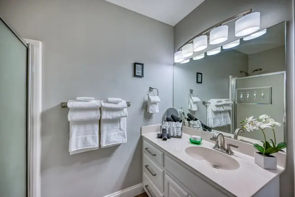 Adorable Haus With Fire Pit! - 1 Mile to Main St!