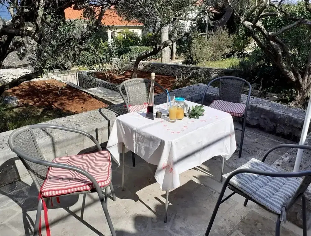 Olive - 150 m From sea - H