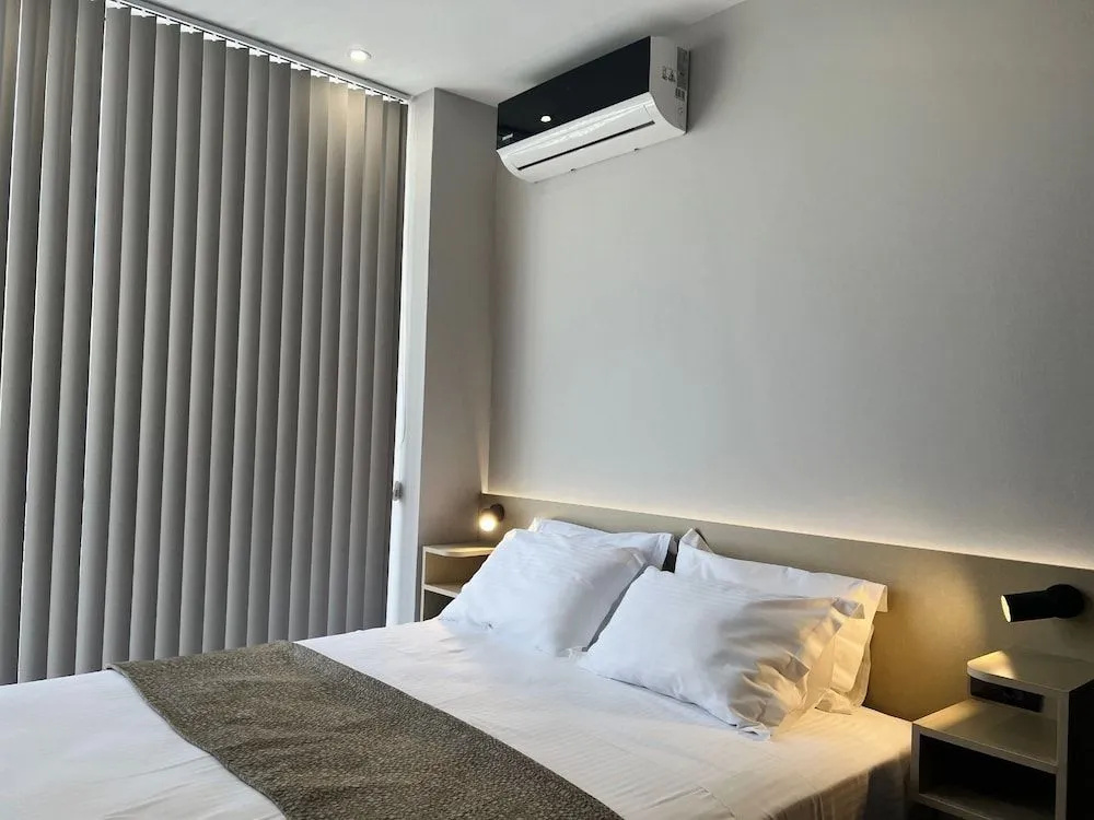Penthouse & apartments by the Sea airport Airstay