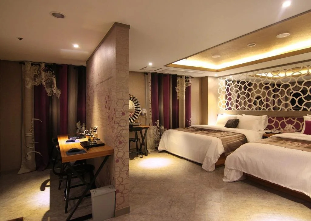 Gallery 9 Motel