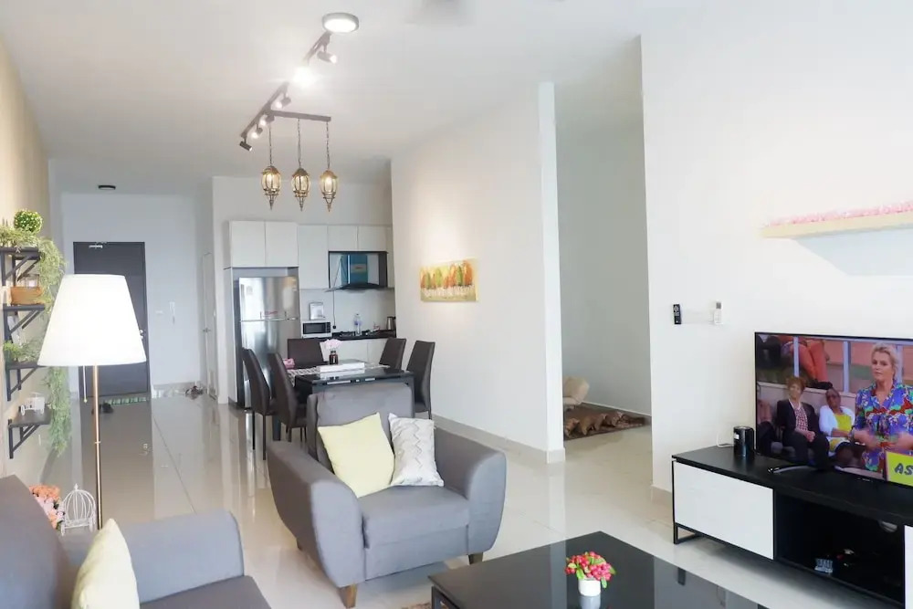Pinnacle Tower Apartment Stay by Feel Suites