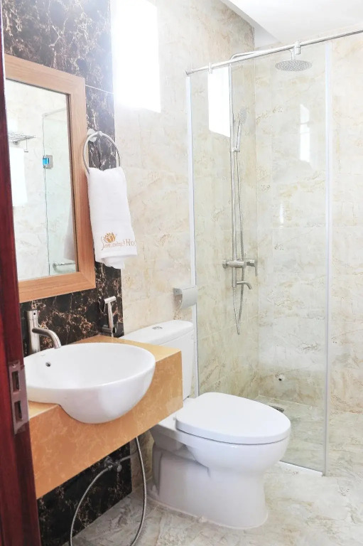 Sen Vàng Luxury Hotel
