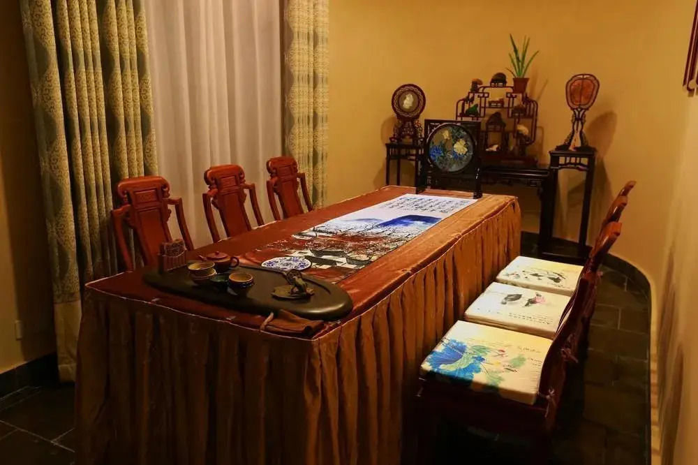 Qingdao Zhongyang Business Hotel