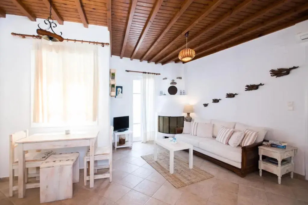 Escape to Mykonos - Entire place by Ornos beach