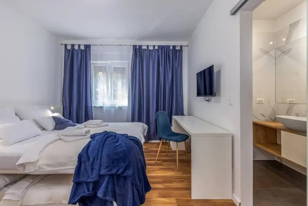 Villa Aurus