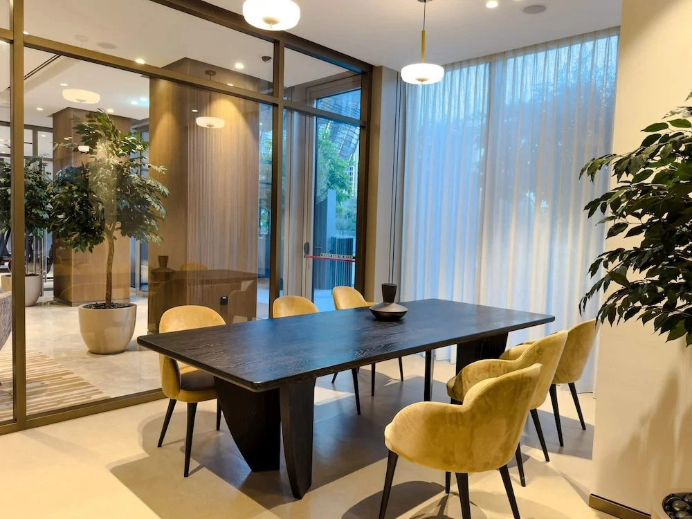 One Lux Stay Grande Signature Residences