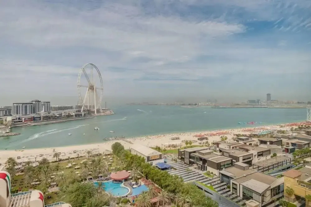 Ocean Facing Apt In Jbr Walk To The Beach