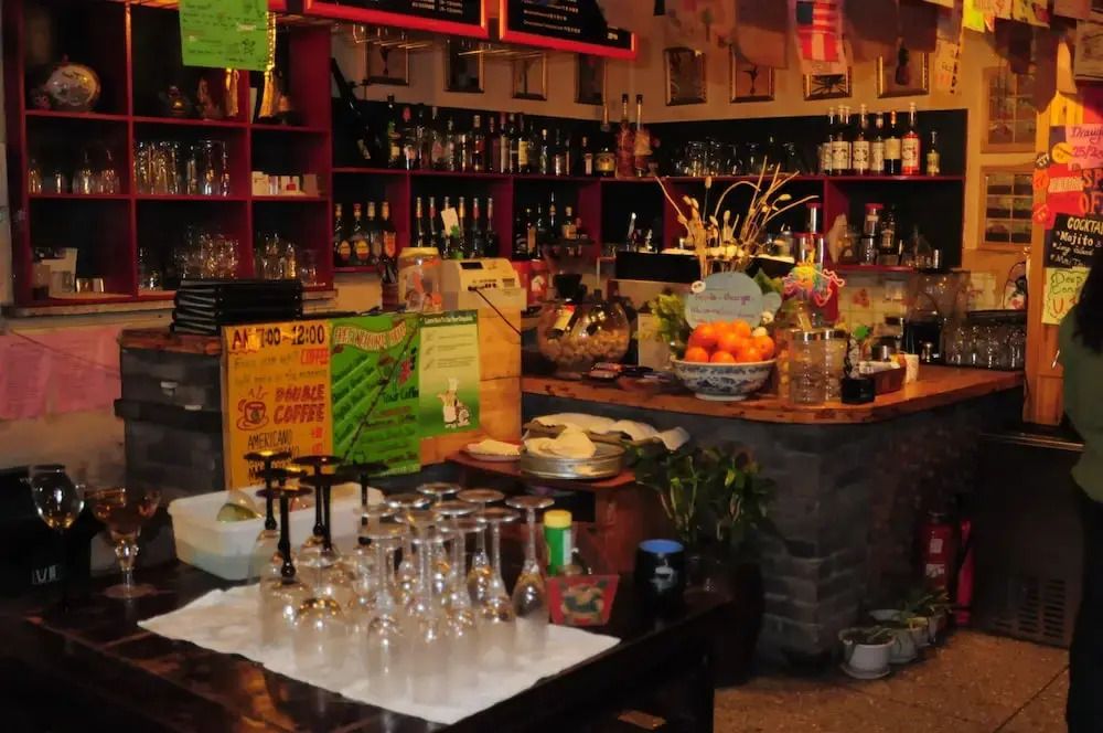 Shuyuan Party Hostel