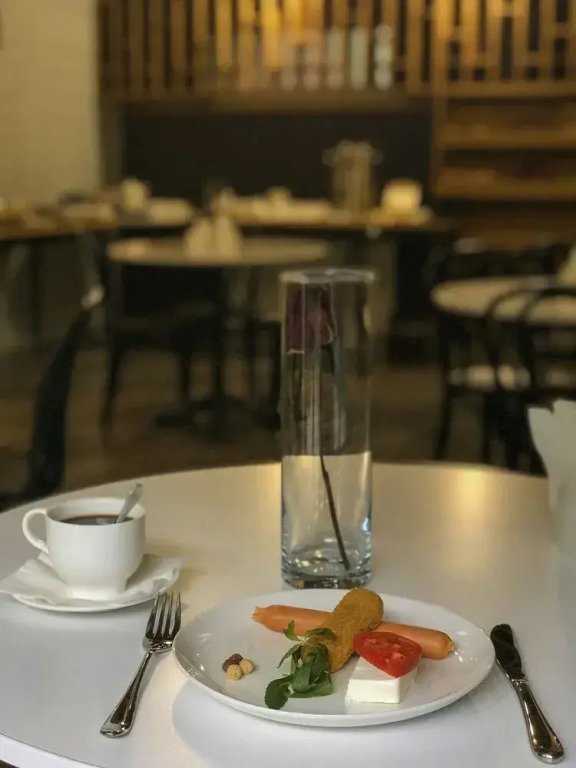 Crowns Hotel