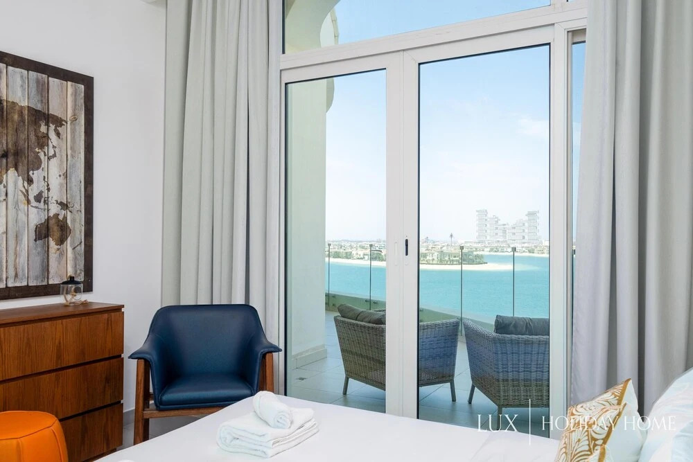 LUX Holiday Home - Royal Bay 1