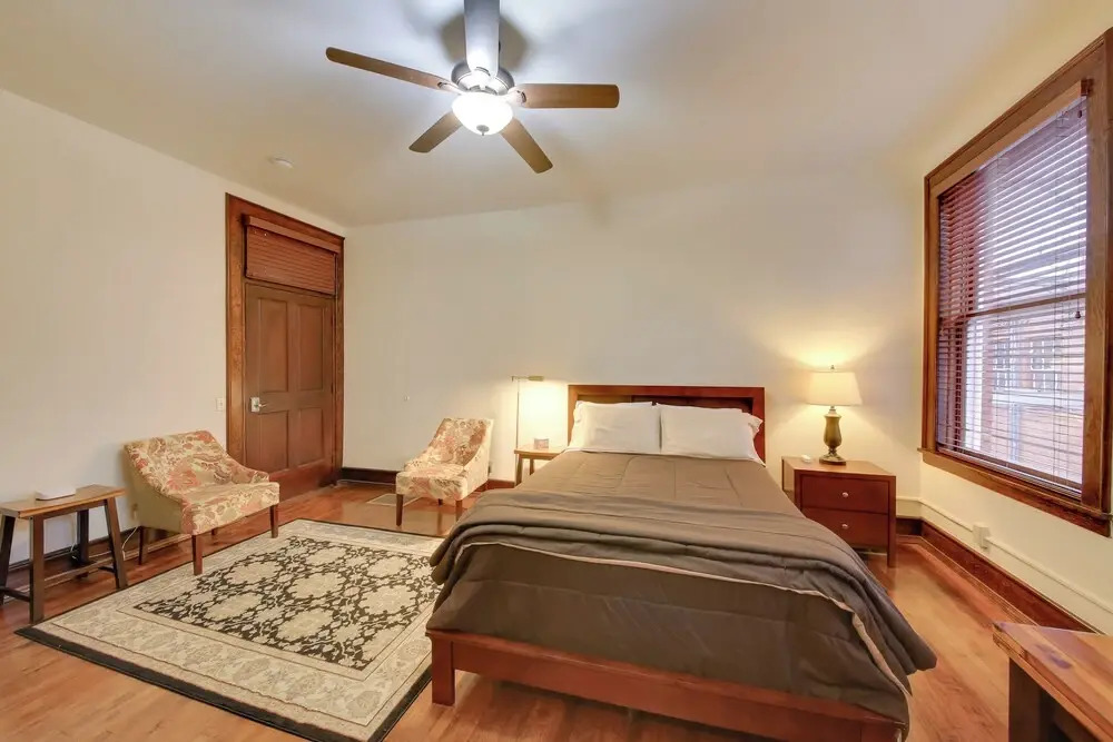 Walkable Studio in the Heart of Dtwn Wallace!