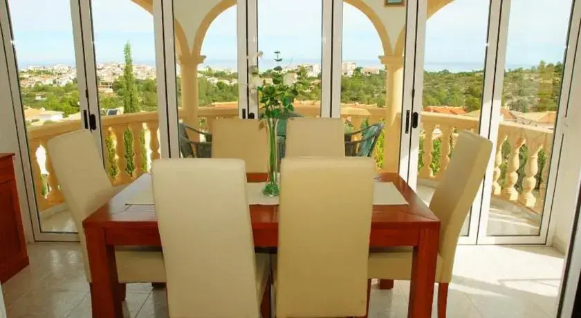 Villa El Cazador