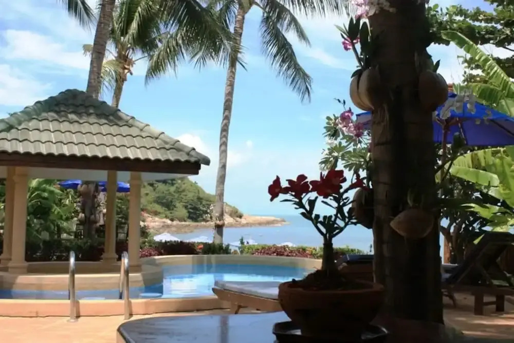 8 Bedroom Twin villas on Samrong Bay beach front resort