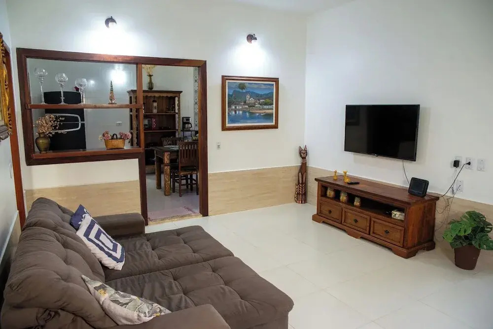 Casa com Piscina e Churrasqueira no Pantanal