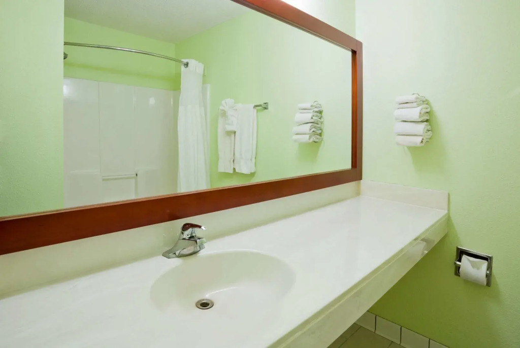 Grandstay Hotel and Suites