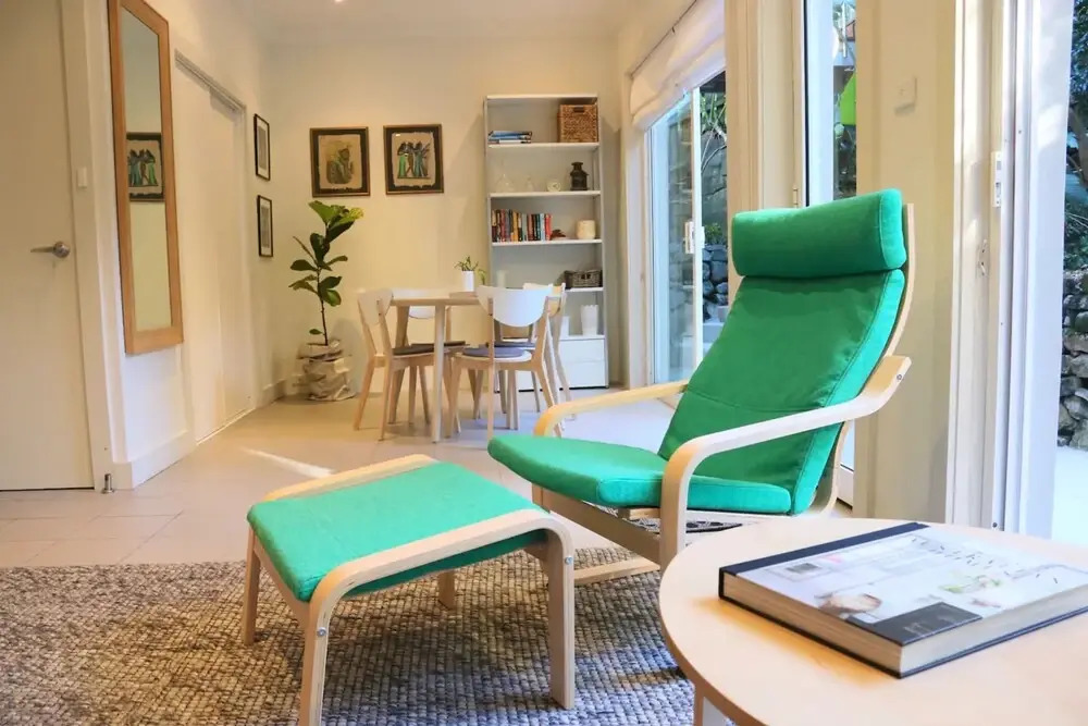 Balmoral Retreat a Garden Haven, 2 Min to Beach