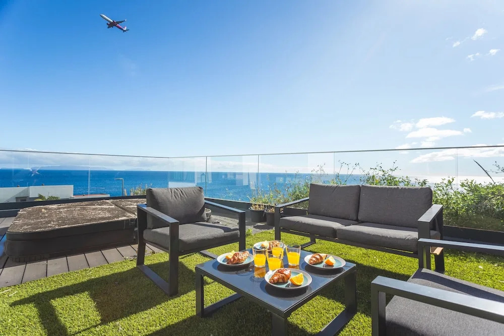Aqui H Casa by Atlantic Holiday