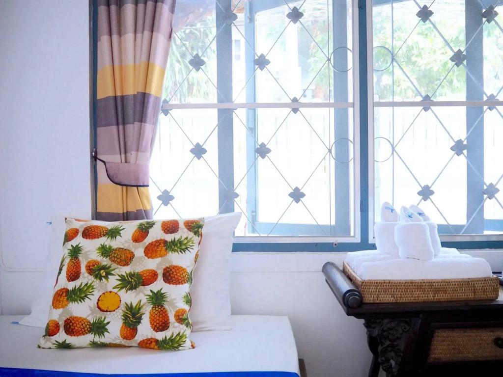 Stay With Me Guesthouse
