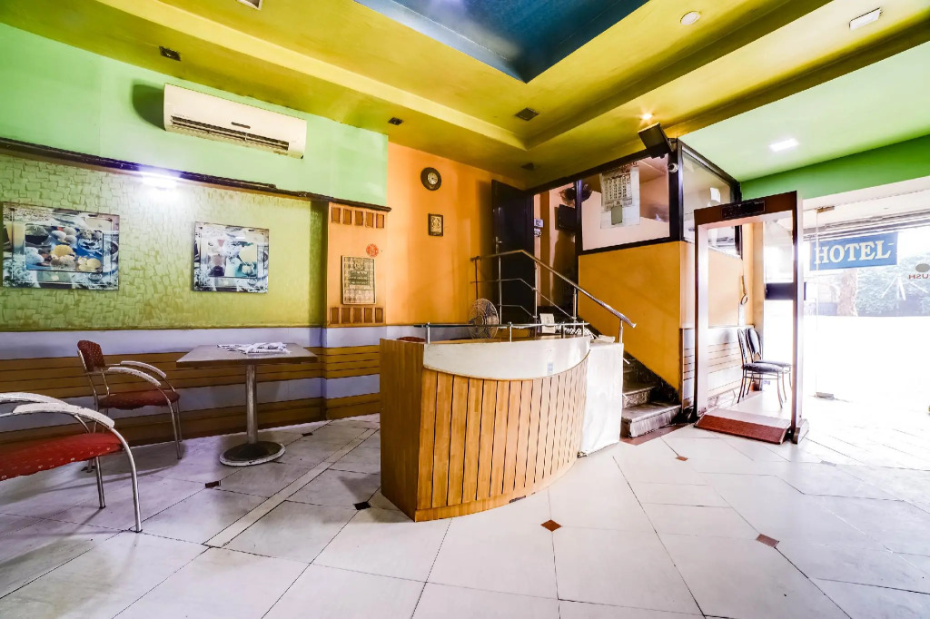 OYO 68163 Hotel Chandrika Inn