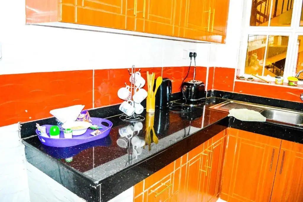 Roma Stays - Prestigious Lifestyle 2 bedroom all ensuite Opp Garden City Mall