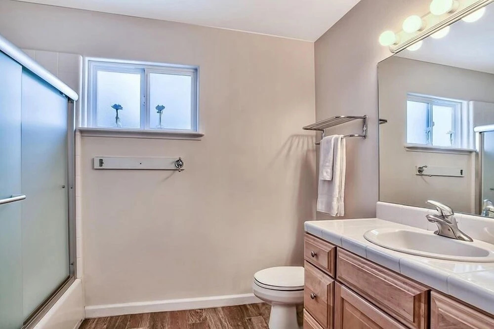 1759 Venice Drive 5 Bedroom Home by RedAwning