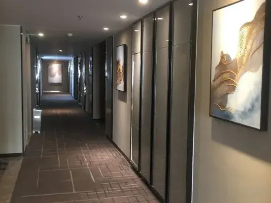 Hongbao Hotel (Xuchang Caowei Ancient City Pang Donglai Times Square)