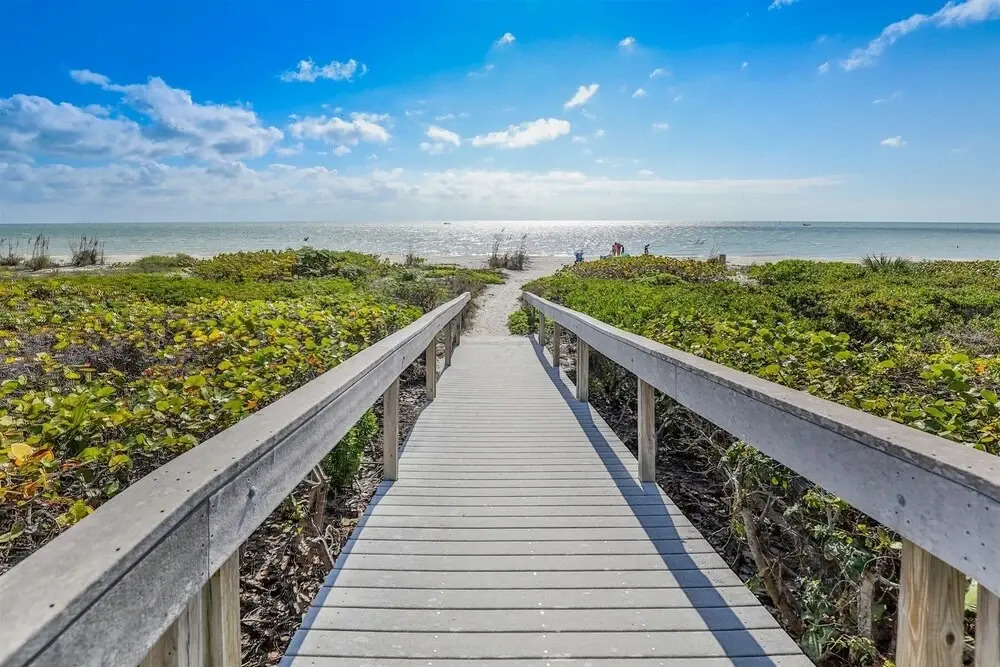 Sundial D305- Beautiful Gulf View Condo! 1 Bedroom Condo
