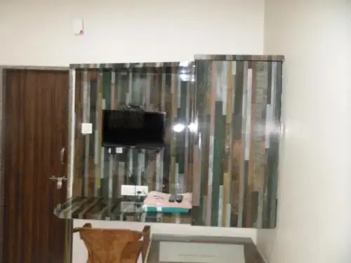 Dwarka Hotel