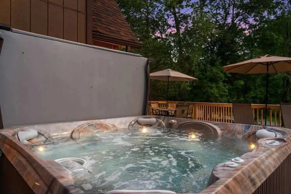 Pocodobe Private Pool Retreat in Poconos